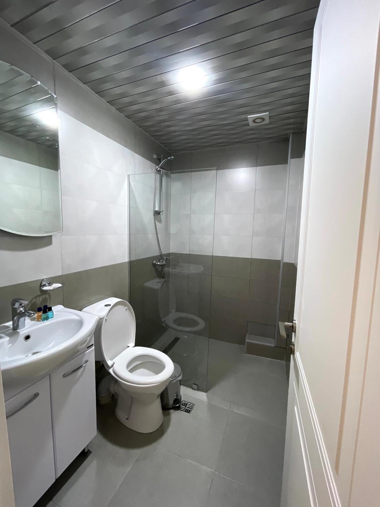 Hotel White House Tbilisi Esterno foto
