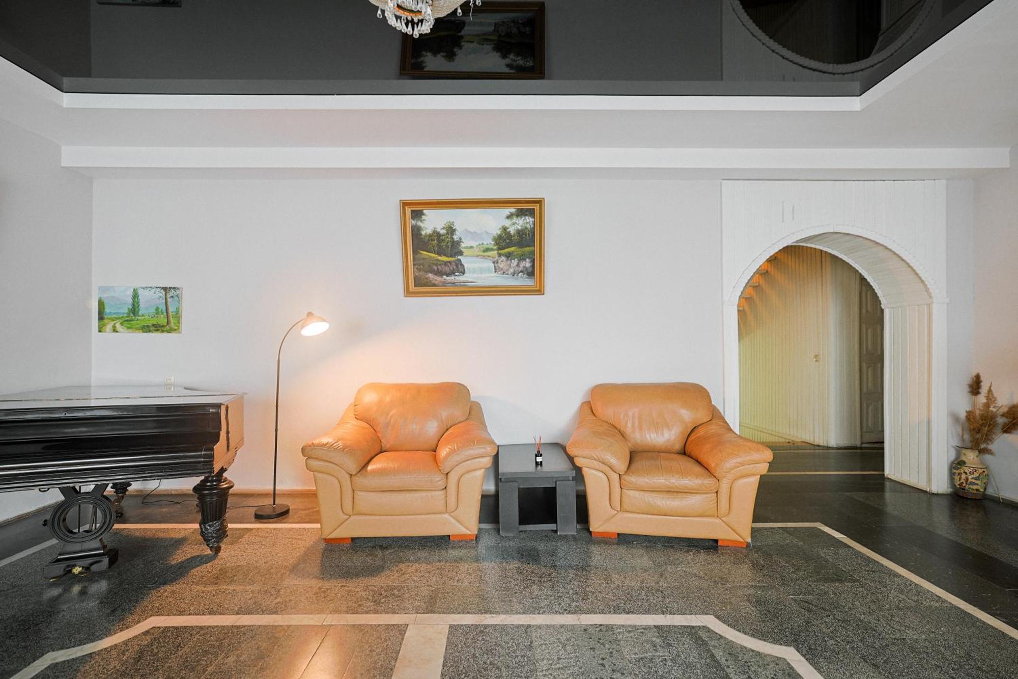 Hotel White House Tbilisi Esterno foto